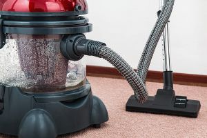 Vacuum cleaner 657719 960 720 300x200
