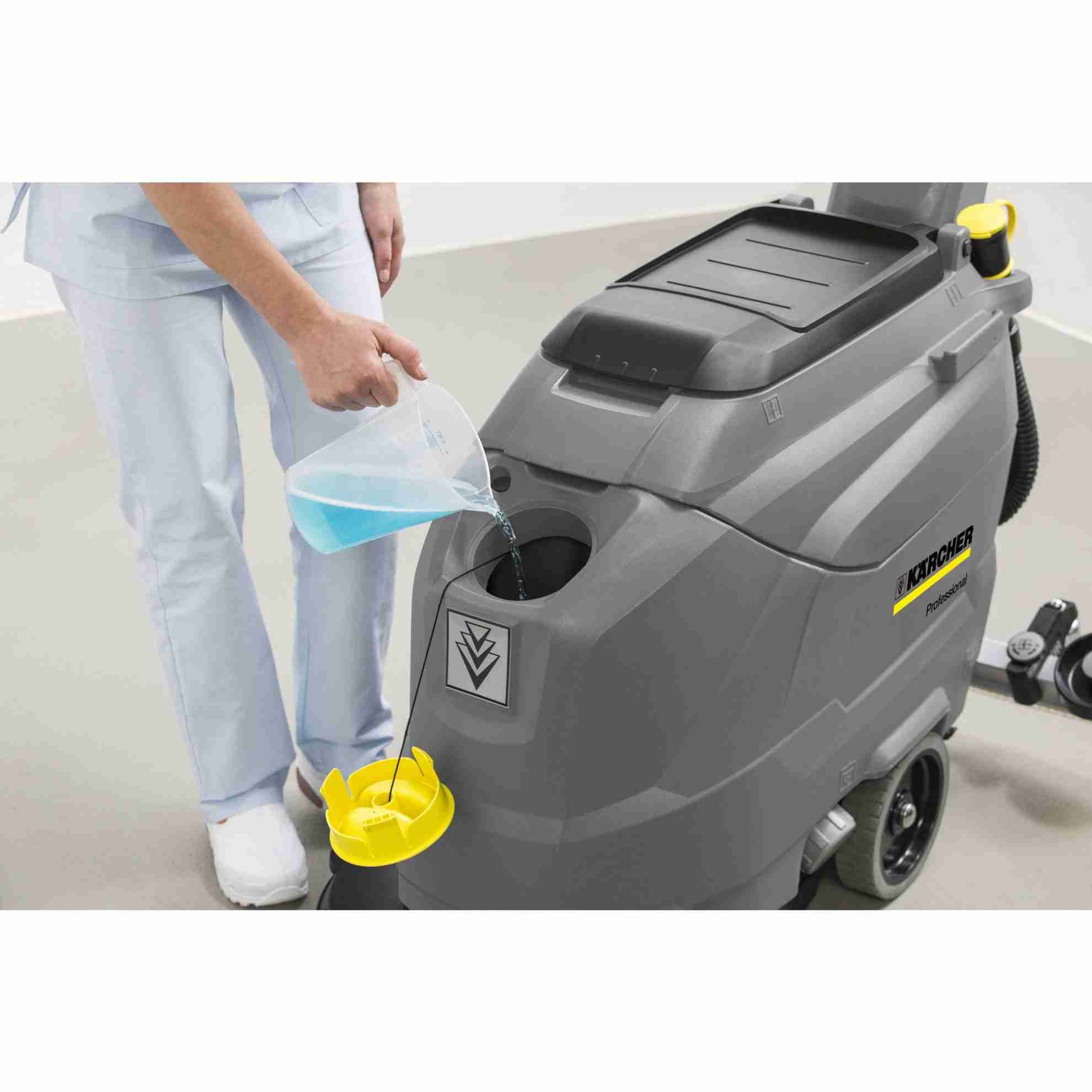 Karcher BD43/25 C BP / AGM Battery Commercial Compact Scrubber - Image 3