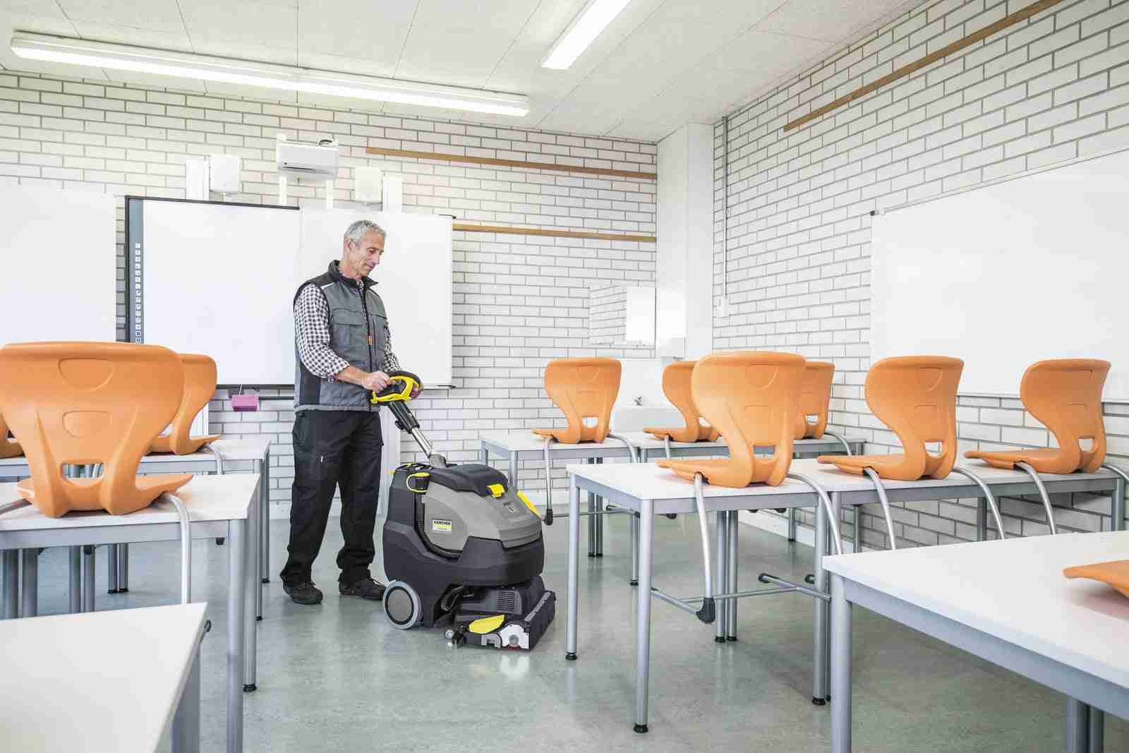 Karcher BR45/22 C BP Commercial Compact Scrubber - Image 2