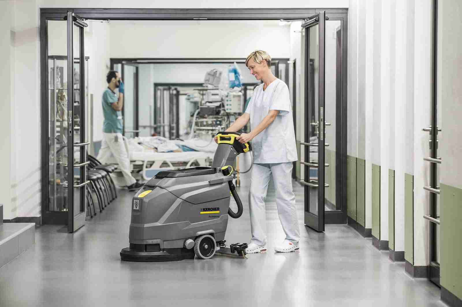 Karcher BD43/25 C BP / AGM Battery Commercial Compact Scrubber - Image 4