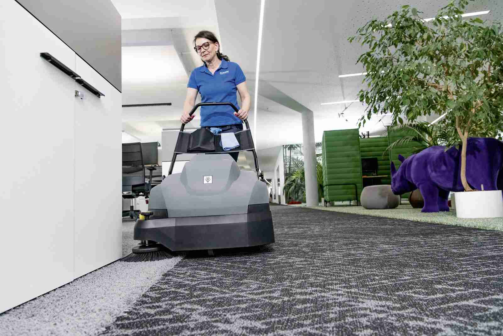 Karcher CVS65/1 BP Commercial Walk-Behind Vacuum Sweeper - Image 2