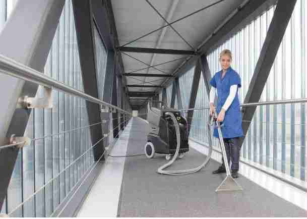 Karcher Puzzi 50/35 C Commercial Carpet Extractor - Image 2