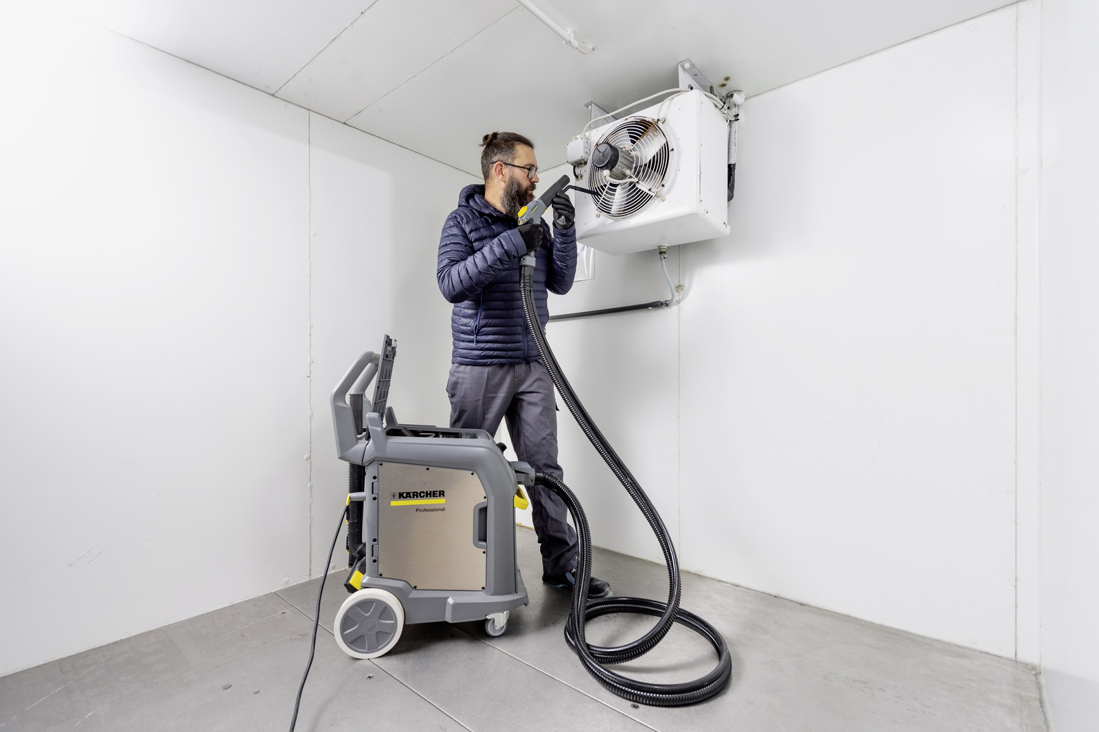 Karcher SGV 8/5 Classic Steam & Wet Vacuum Cleaner - Image 7